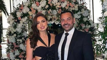 العريان ينشر صورة رسمية برفقة نيكول سعفان