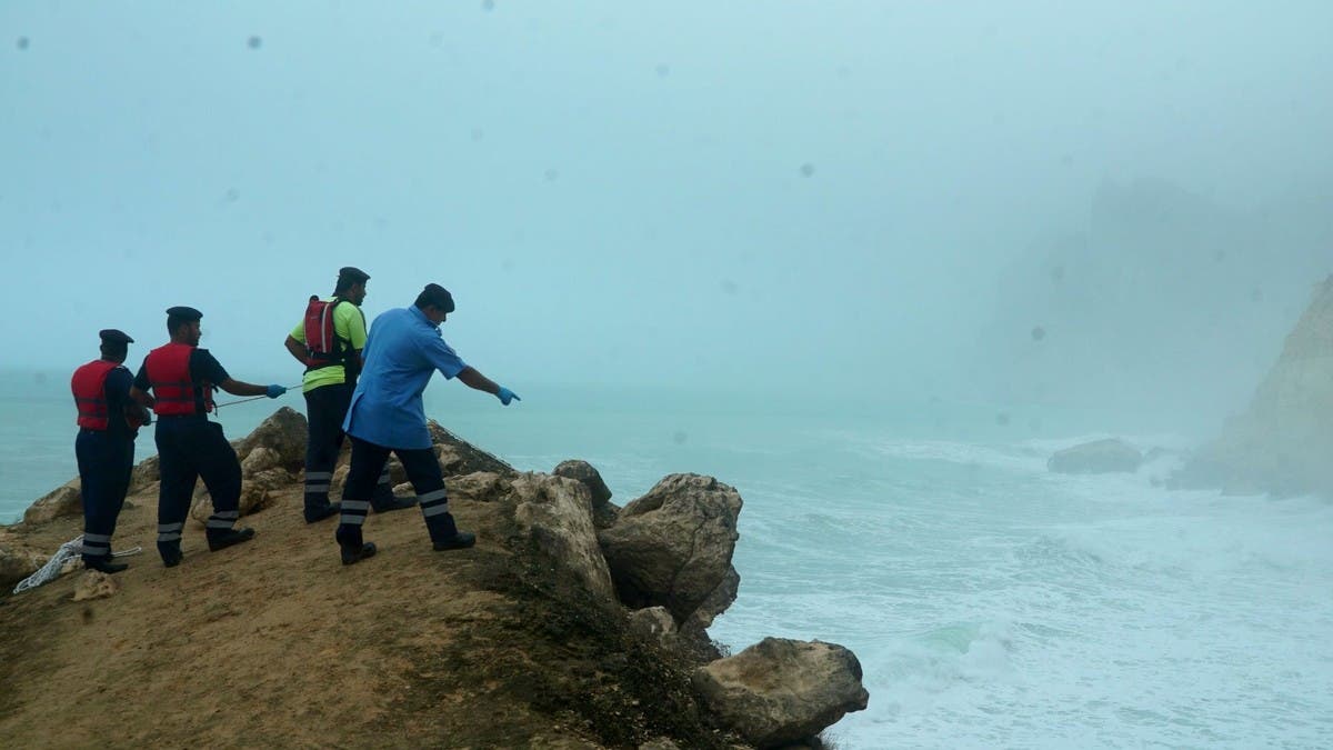 Oman authorities continue search for family swept into sea, two members reported dead | Al Arabiya English