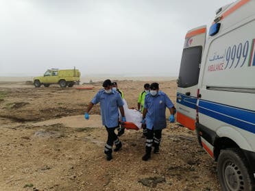 Oman's search and rescue team continue to look for the missing visitors from Mughsail beach. (Twitrter)