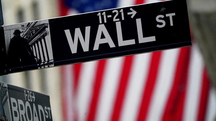 US venture capital dealmaking slows in first half of 2022 on economic uncertainty