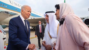 Mecca’s Governor Prince Khalid bin Faisal Al Saud and Saudi Arabia’s Ambassador to the United States Princess Reema bint Bandar Al Saud receive US President Joe Biden upon his arrival in King Abdulaziz International Airport. (SPA)