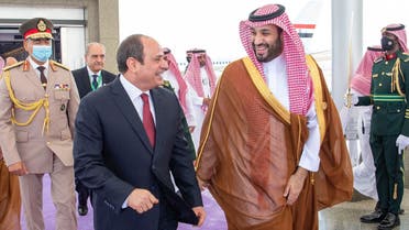 Saudi Crown Prince Mohammed bin Salman receives Egyptian President Abdel Fattah al-Sisi, in Jeddah, Saudi Arabia, July 16, 2022. (Reuters)