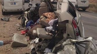 السيارة شطرت لنصفين.. مقتل 7 من أسرة واحدة في اليمن