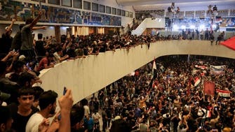  معترضان در صحن پارلمان عراق خواستار پایان دخالت‌های ایران شدند 