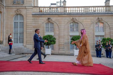 The arrival of the Crown Prince to the Elysee, and Macron to receive him