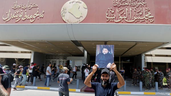 العراق.. اعتصام مفتوح لأنصار التيار الصدري داخل البرلمان