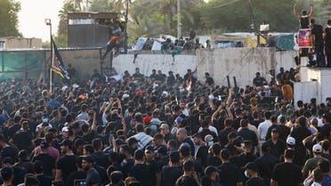 متظاهرو الإطار التنسيقي في محيط المنطقة الخضراء في بغداد - رويترز