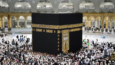 Worshippers around Kaaba after Saudi Arabia removed protective barriers. (Twitter)
