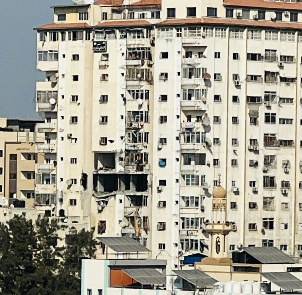 المبنى السكني الذي استهدفته القوات الإسرائيلية في غزة