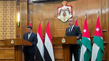 Jordanian Foreign Minister Ayman Safadi meets with Yemeni Foreign Minister Ahmed Awad Bin Mubarak in Amman, Jordan August 8, 2022. REUTERS/Jehad Shelbak