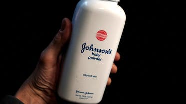 A bottle of Johnson and Johnson Baby Powder is seen in a photo illustration taken in New York, February 24, 2016. (File photo: Reuters)