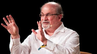 توہین رسالت کے مرتکب سلمان  رشدی پر تیز دھار آلے  سے حملہ