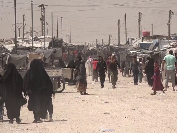 قوات سوريا الديمقراطية تسلم العراق 50 داعشياً و168 عائلة