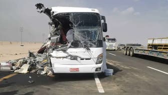 عمرہ زائرین کی بس کو حادثہ، دو افراد جاں بحق،18 زخمی