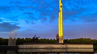 ویران‌کردن بنای یادبود دوران شوروی در لتونی