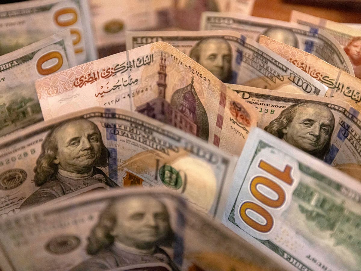 بعد ارتفاعات قياسية.. إلى أين يتجه سعر الدولار مقابل الجنيه المصري؟