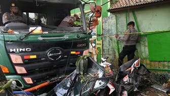شاحنة تخترق مدرسة أطفال بإندونيسيا.. وتقتل عشرة