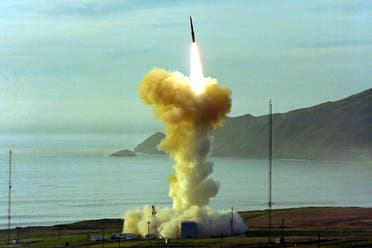 صورة لعملية اطلاق صاروخ ال جي ام 30 مينتمان أميركي