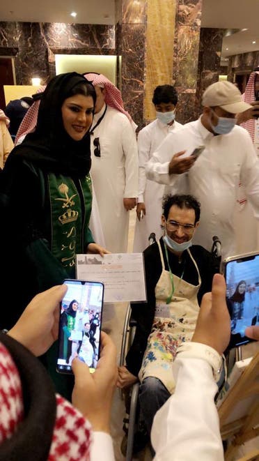الفنان التشكيلي عبد الله اليوسف