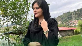 مہسا امینی کے والدین نے تہران میں بیٹی کی گرفتاری کے خلاف شکایت درج کرادی
