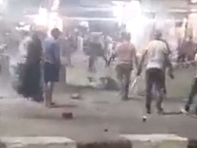  بالفيديو.. إصابات في "حرب شوارع" بمحافظة مصرية والسبب صادم