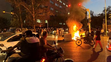 من احتجاجات طهران عقب وفاة مهسا أميني (أرشيفية من فرانس برس) 