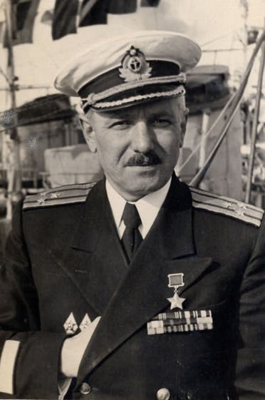 صورة للكابتن  السوفيتي فلاديمير كونوفالوف