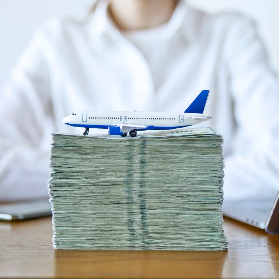 السفر قد يصبح أكثر تكلفة.. تحذير من زيادة جديدة في أسعار تذاكر الطيران