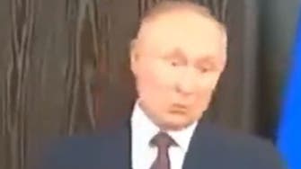 بوتين "يسخر" من قبلات الوفد التركي.. فيديو يشعل حرباً!