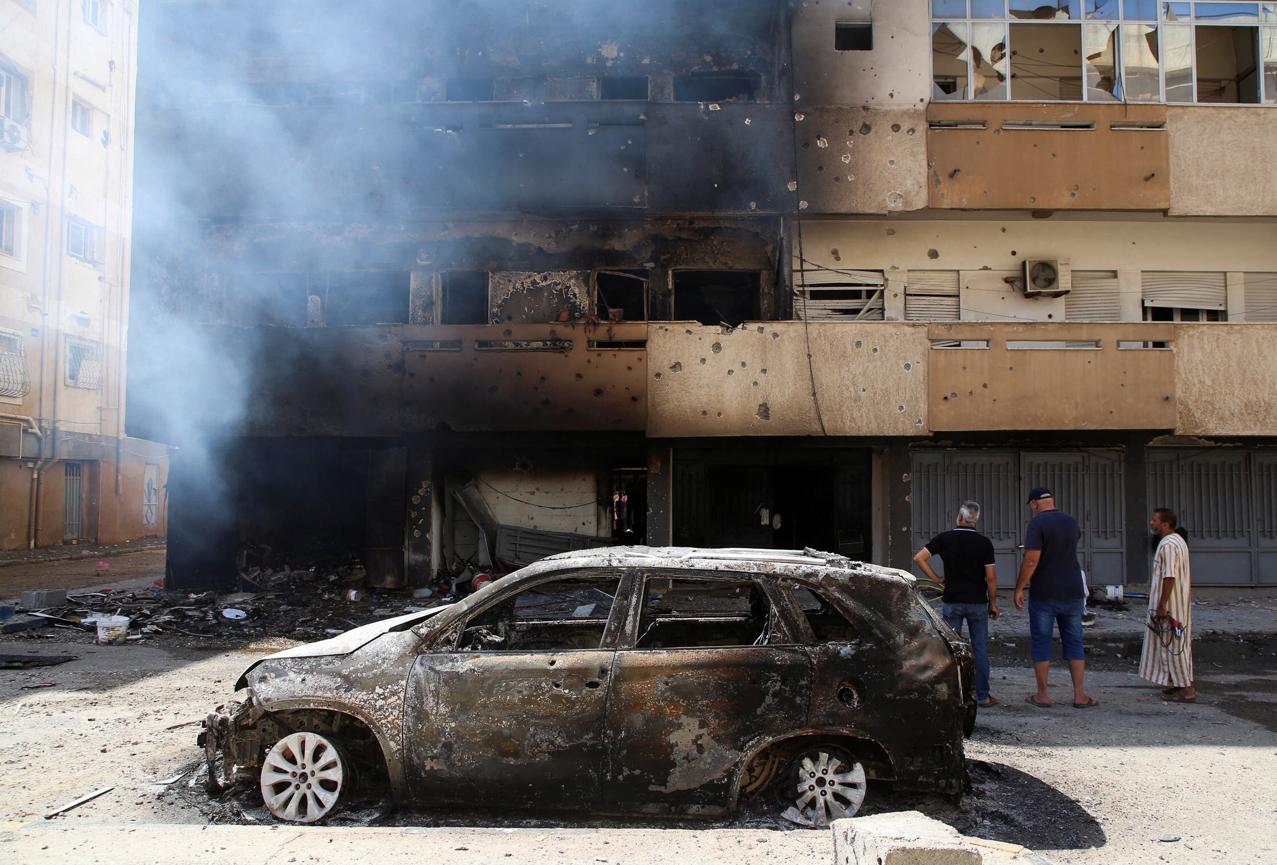 آثار اشتباكات سابقة اندلعت في طرابلس في أغسطس الماضي
