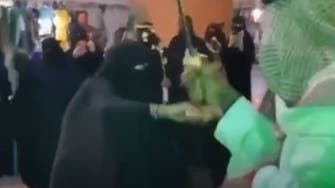 عمر رسیدہ خاتون نے تلوار لہراتے قومی رقص کے سعودیوں کے دل لوٹ لئے