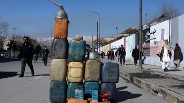 Cans containing gasoline are kept for sale on a road in Kabul, Afghanistan, January 27, 2022. (File Photo: Reuters)