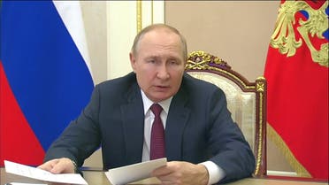 بوتين يتهم الغرب بالضغط على الدول التي تحاول تقرير مصيرها 