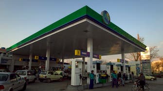 اسحقٰ ڈار کا پیٹرول کی قیمت 12 روپے 63 پیسے کم کرنے کا اعلان