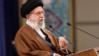 به‌رغم ادامه اعتراضات سراسری خامنه‌ای شرایط معیشتی ایرانیان را «خوب» توصیف کرد