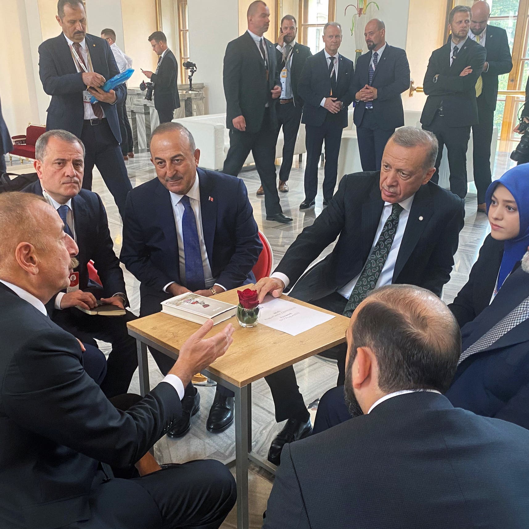 اجتماع "غير رسمي" بين زعماء تركيا وأرمينيا وأذربيجان في براغ