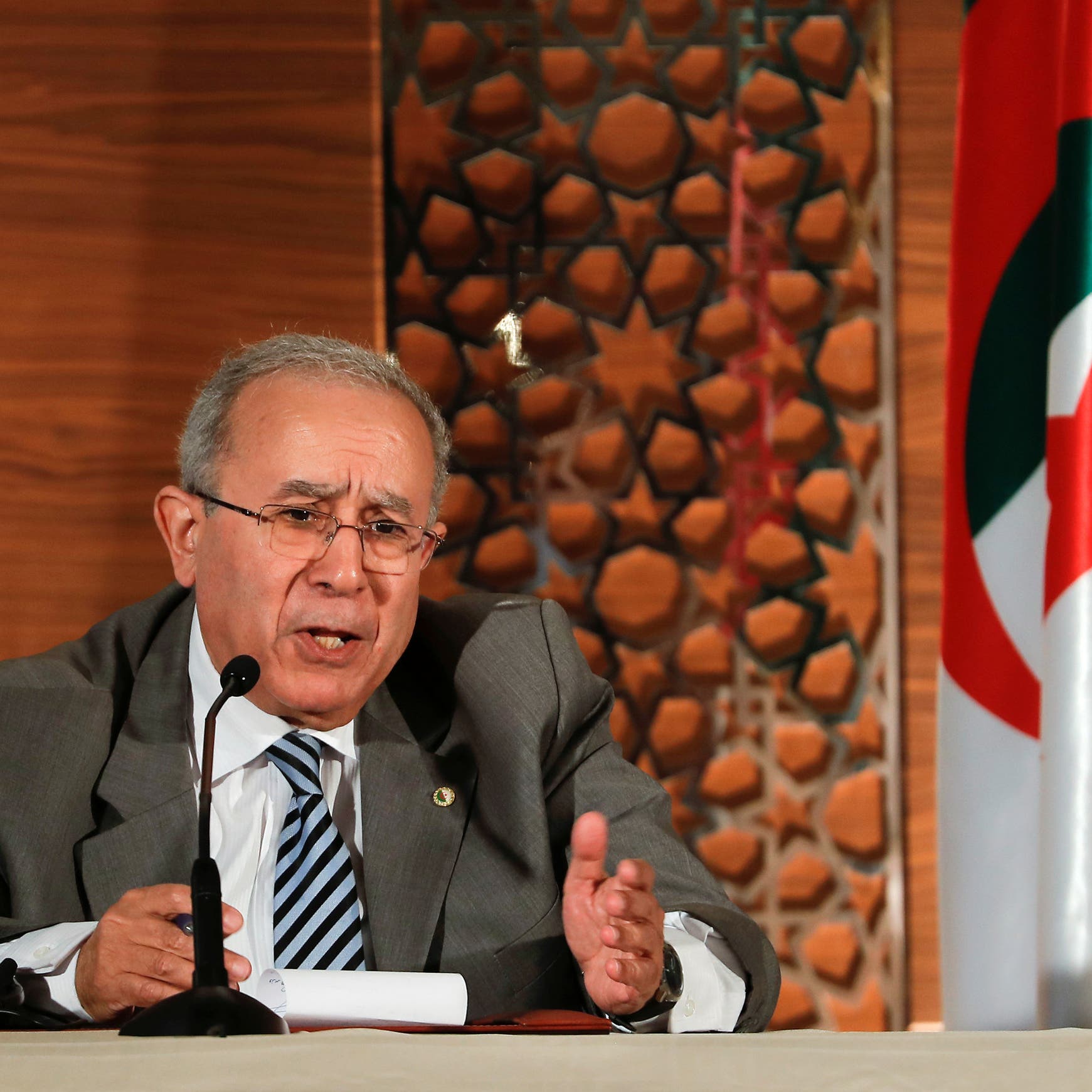 وزير خارجية الجزائر: فتحنا صفحة تعاون جديدة مع باريس