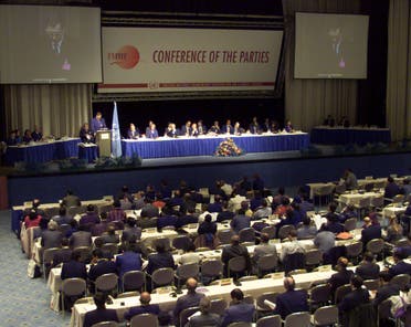 A general view shows the plenary of the opening of the Fifth Session of the Conference of the Parties of the United Nations Framework Convention on Climate Change (COP) in Bonn October 25, 1999. (Reuters: File photo)