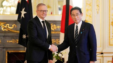 Australian Prime Minister Anthony Albanese, left, poses for a photo with Japanese Prime Minister Fumio Kishida before their meeting at Akasaka Palace state guest house in Tokyo, Tuesday, Sept. 27, 2022. (File photo: Reuters)
