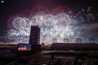 En imágenes: el inicio de la temporada 2022 en Riad con un despliegue de drones, fuegos artificiales y gimnastas