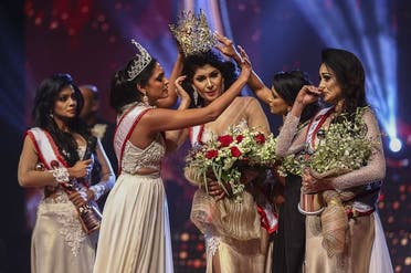 Miss Sri Lanka winner 2021 Pushpika De Silva injured on stage as Miss Sri Lanka 2020 Caroline Jurie steals tiara and crowns runner up. (Twitter)