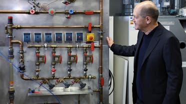 A heat pump is presented German Chancellor Olaf Scholz during his visit to meet with employees working in the energy sector, in Munich, Germany, October 22, 2022. (File photo: Reuters)