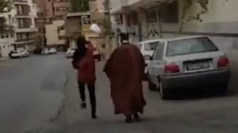 نماینده مجلس ایران: برخی آخوندها از ترس عمامه‌پرانی لباس روحانیت به‌تن نمی‌کنند