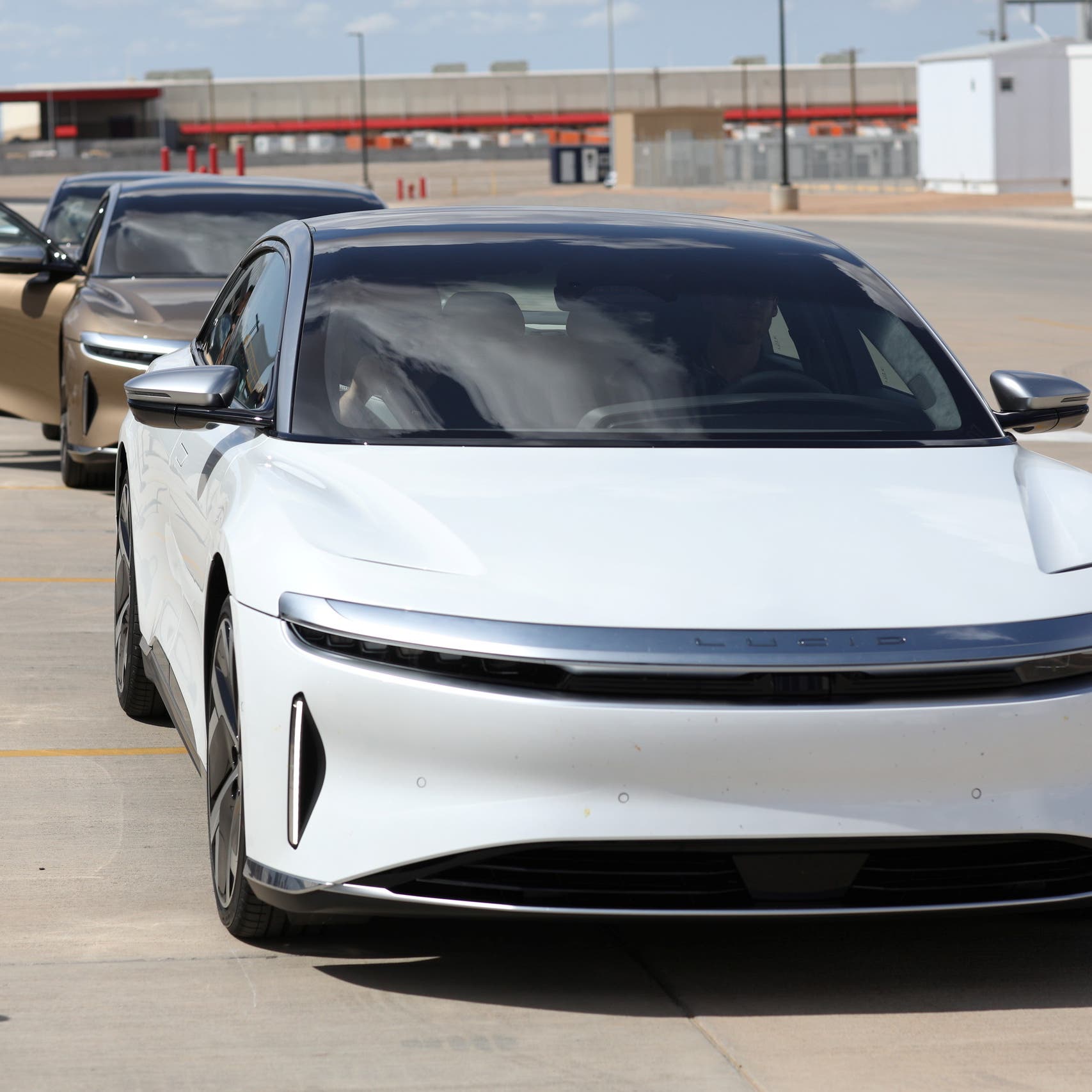 "لوسيد" تطلق أول سيارة كهربائية من مصنعها في السعودية سبتمبر المقبل