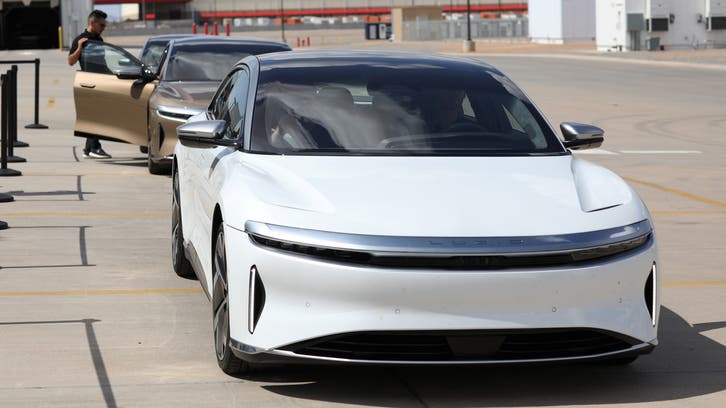 "لوسيد" تطلق أول سيارة كهربائية من مصنعها في السعودية سبتمبر المقبل