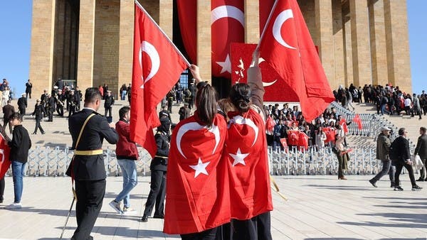 Türkiye’de otobüs şoförünün namaz için durmayı reddetmesi laiklik konusunda yeni tartışmalara yol açtı