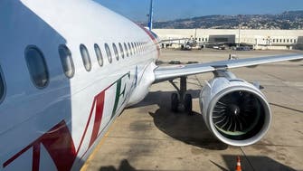 بیروت:لینڈنگ کے دوران میں مڈل ایسٹ ایئرلائنز کا مسافرطیارہ’آوارہ‘گولی کانشانہ بن گیا