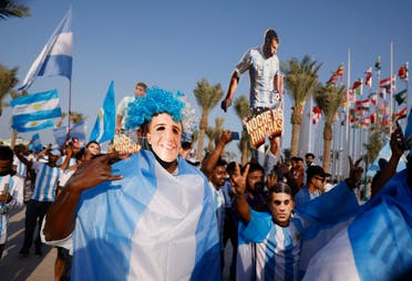 FIFA World Cup Qatar 2022 Argentina Fan Activity - Doha, Qatar - November 11, 2022 Argentina fans during the march towards the Count Down Clock. (Reuters)
