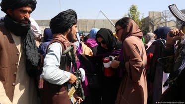 سرکوب اعتراض زنان توسط نیروهای طالبان