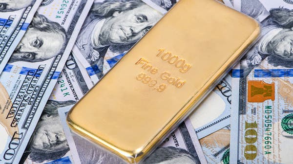 Gold is locked in a narrow range in anticipation of economic data that may affect interest rates